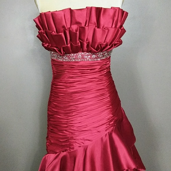 Size 8 Cinderella Red Ruffle Evening Gown - Picture 5 of 11